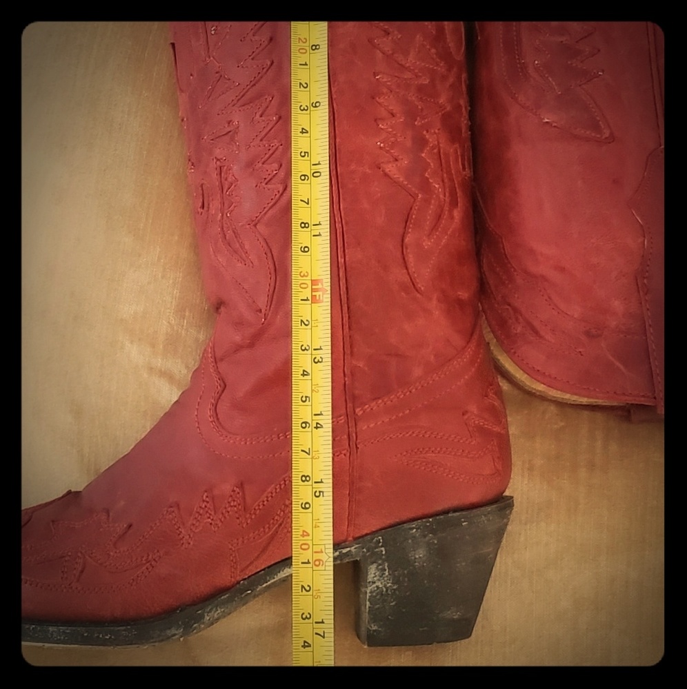 Corral boots size 9m red